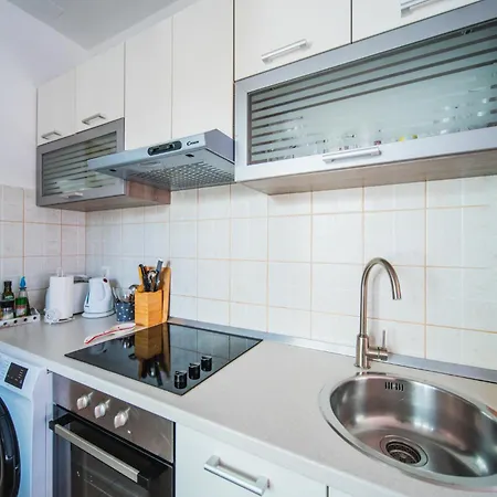 Violet Red Yellow 아파트