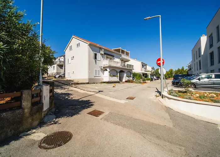 Apartament Violet Red Yellow Korčula
