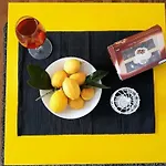 Διαμέρισμα Violet Red Yellow Κόρτσουλα