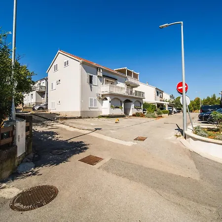 Apartman Violet Red Yellow Korcula Town