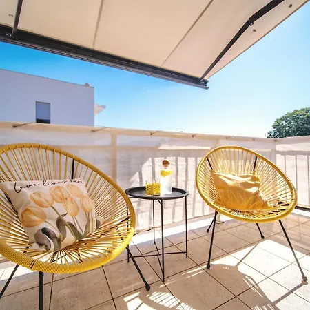 Violet Red Yellow * Korcula Town