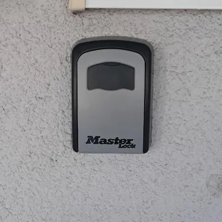 Violet Red Yellow Korčula