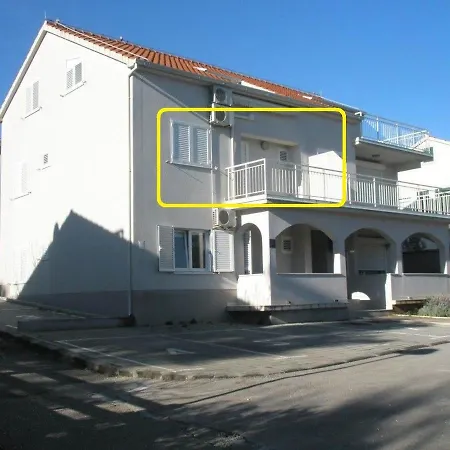 Apartamento Violet Red Yellow