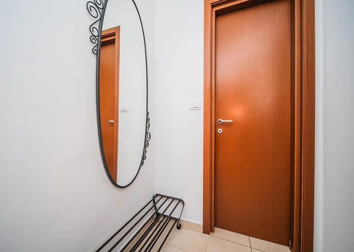 Violet Red Yellow Apartamento Korčula