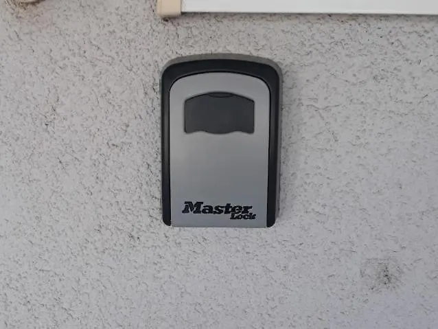 Violet Red Yellow Korčula